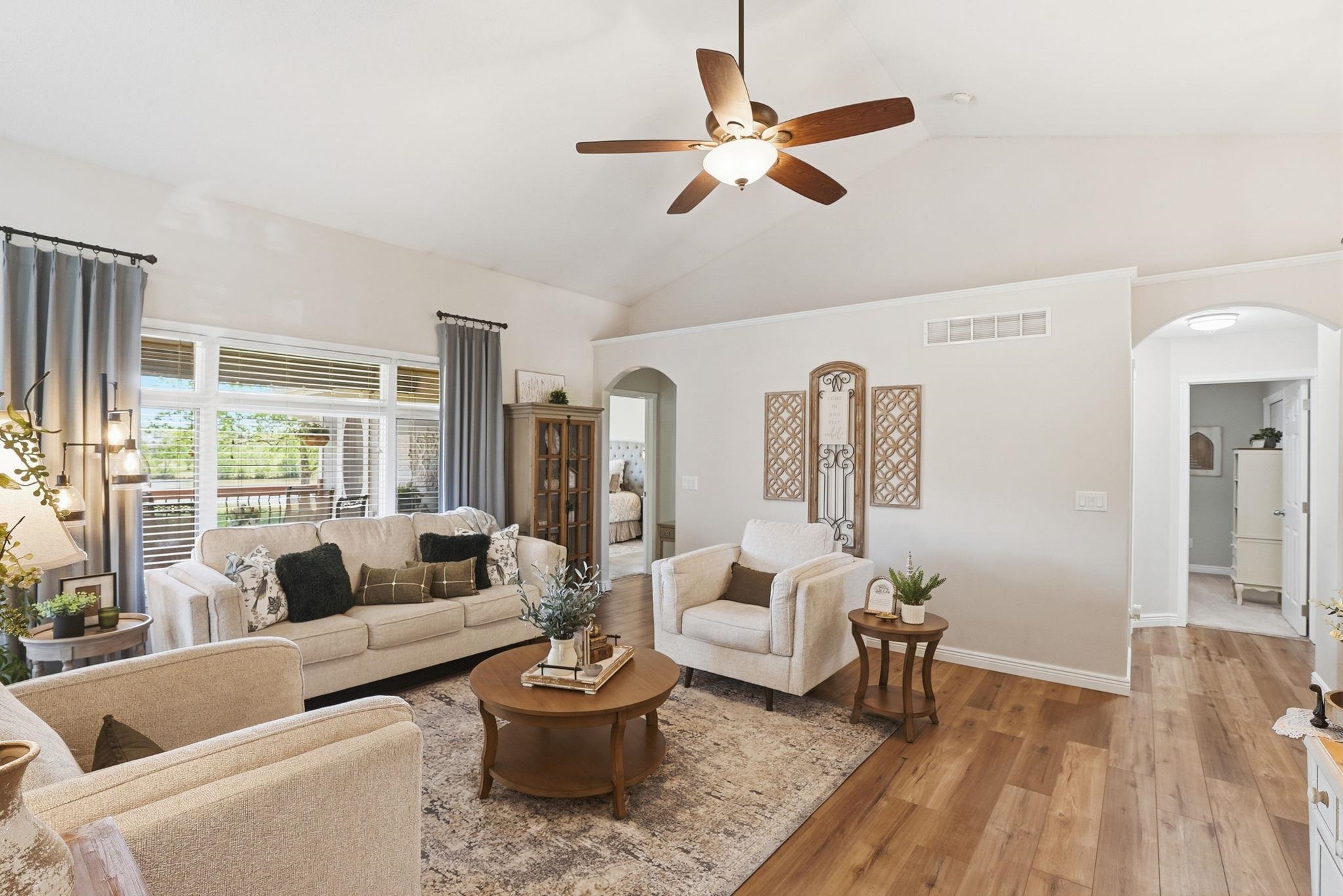 1230 S Threewood Wichita KS 67235
