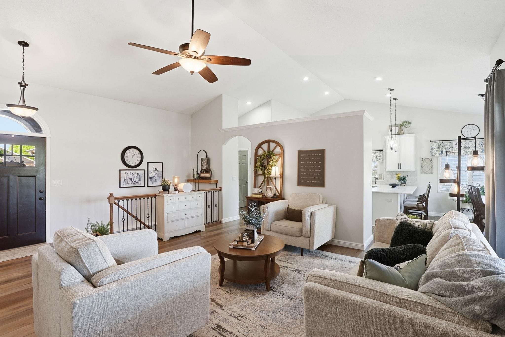1230 S Threewood Wichita KS 67235