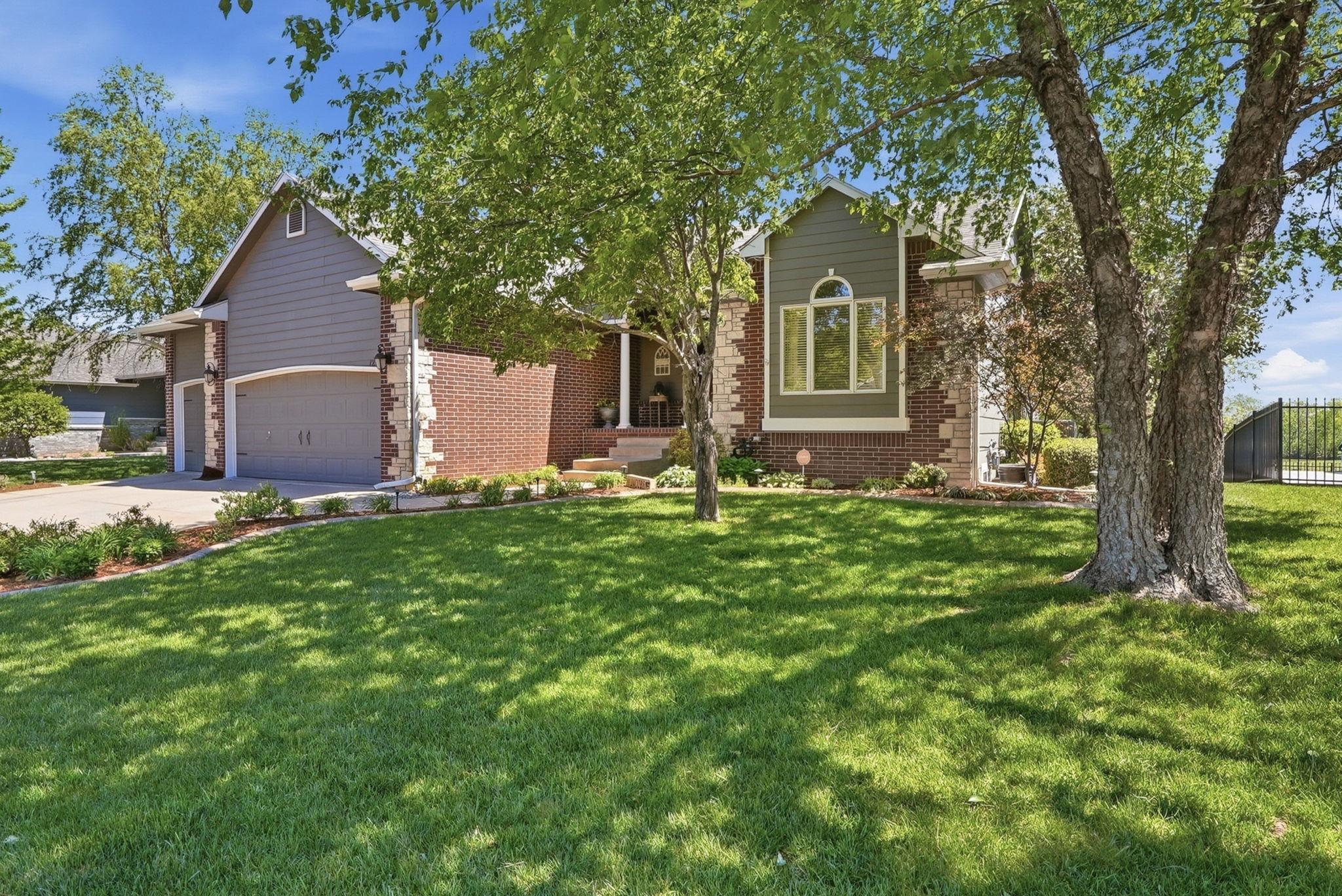 1230 S Threewood Wichita KS 67235