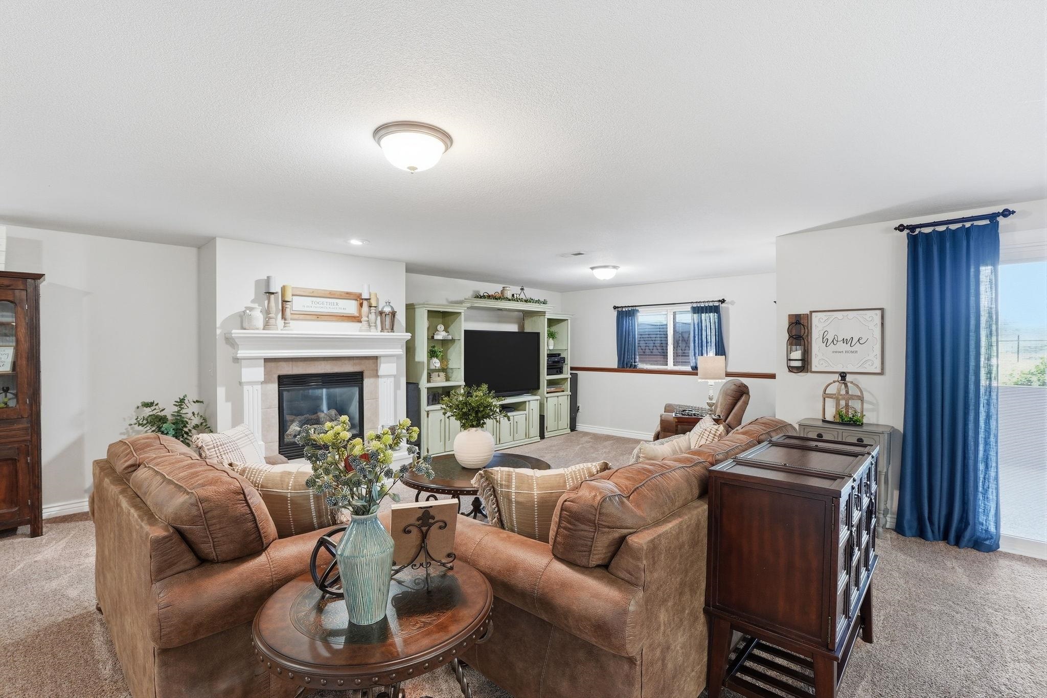 1230 S Threewood Wichita KS 67235
