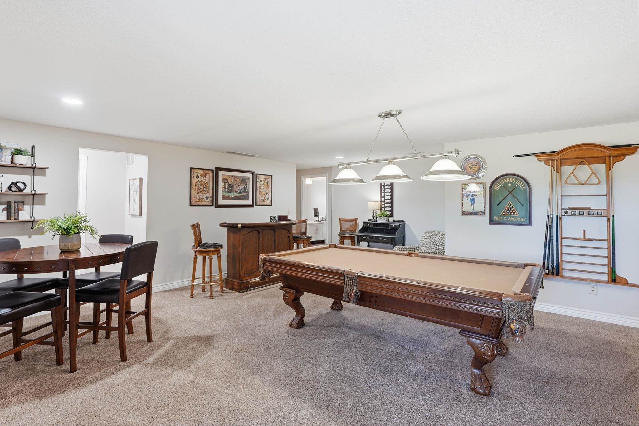 1230 S Threewood Wichita KS 67235