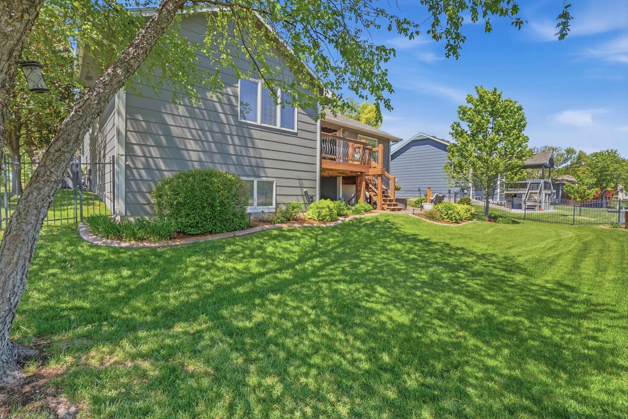 1230 S Threewood Wichita KS 67235