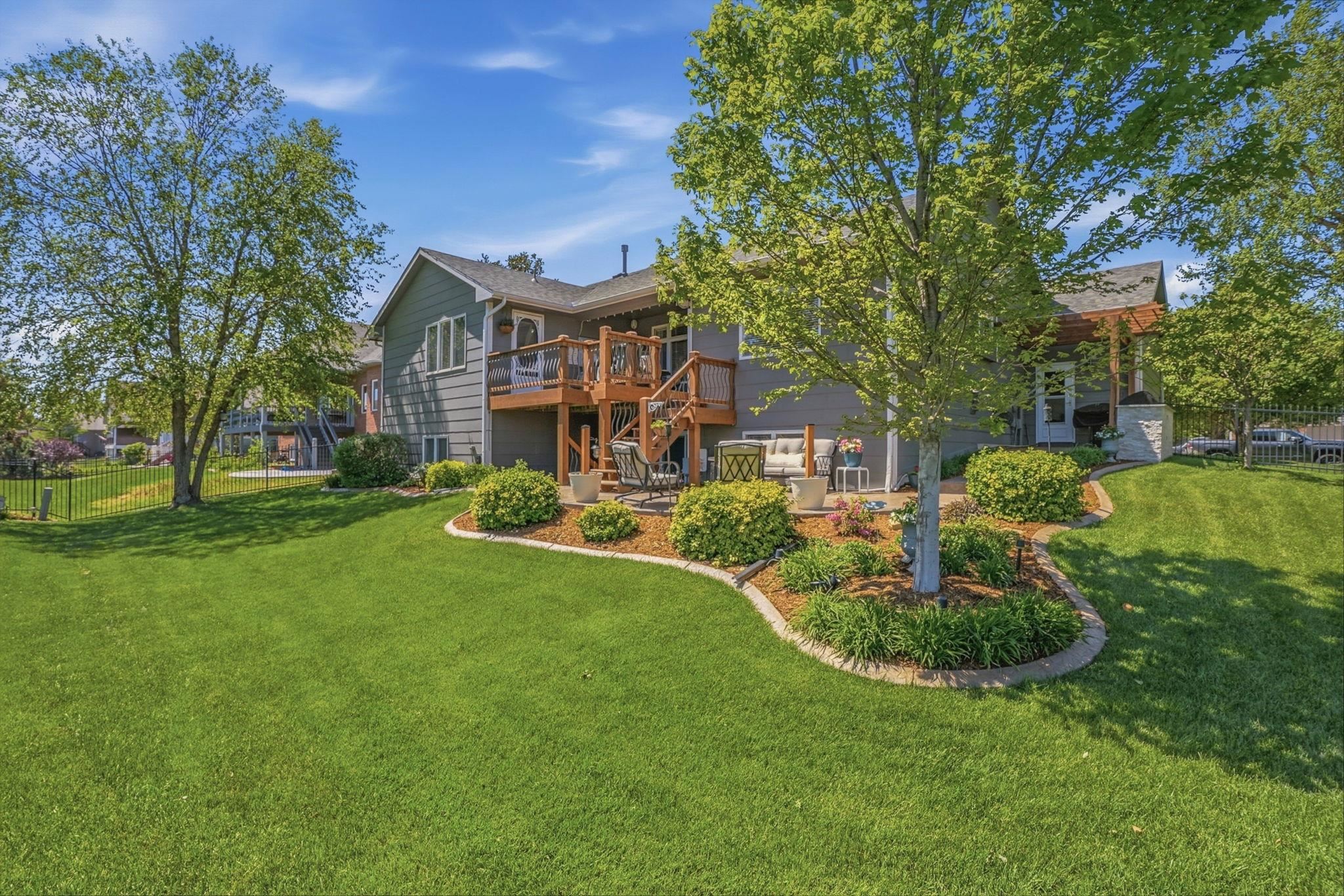 1230 S Threewood Wichita KS 67235