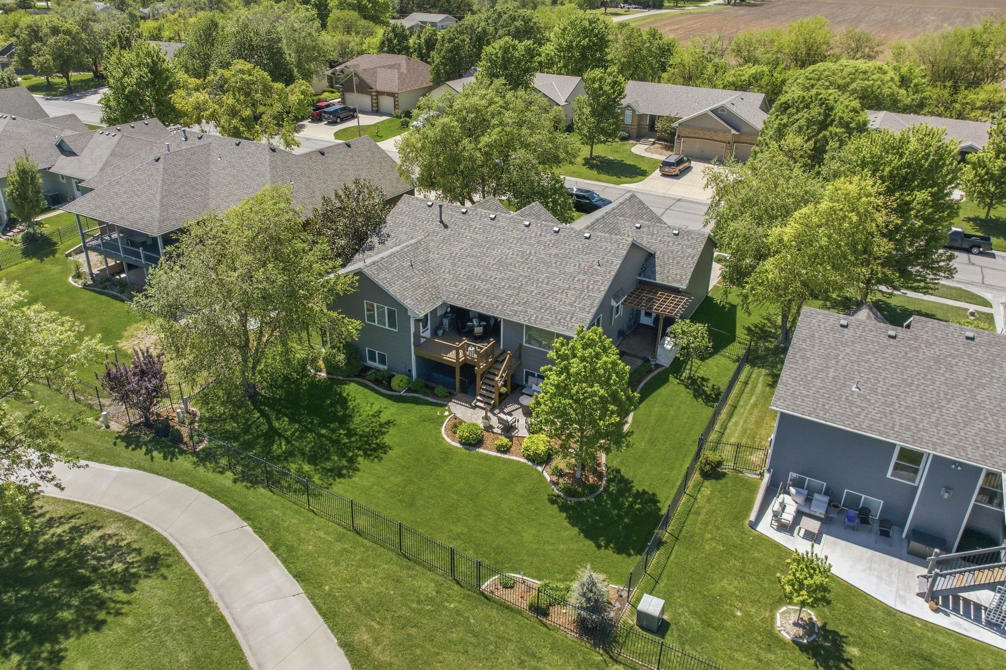 1230 S Threewood Wichita KS 67235