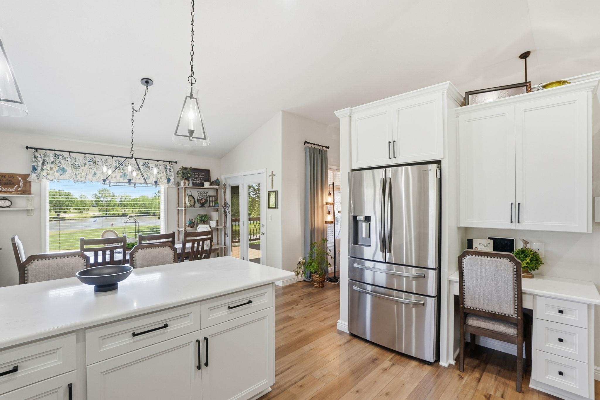 1230 S Threewood Wichita KS 67235