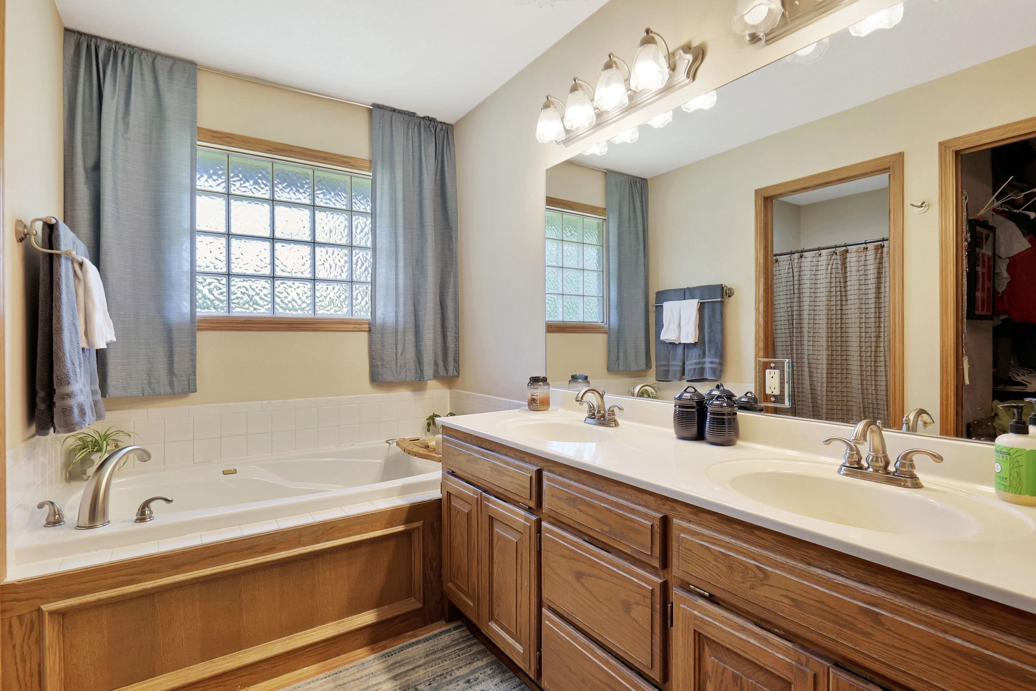 1918 N Pineview Drive Andover KS 67002