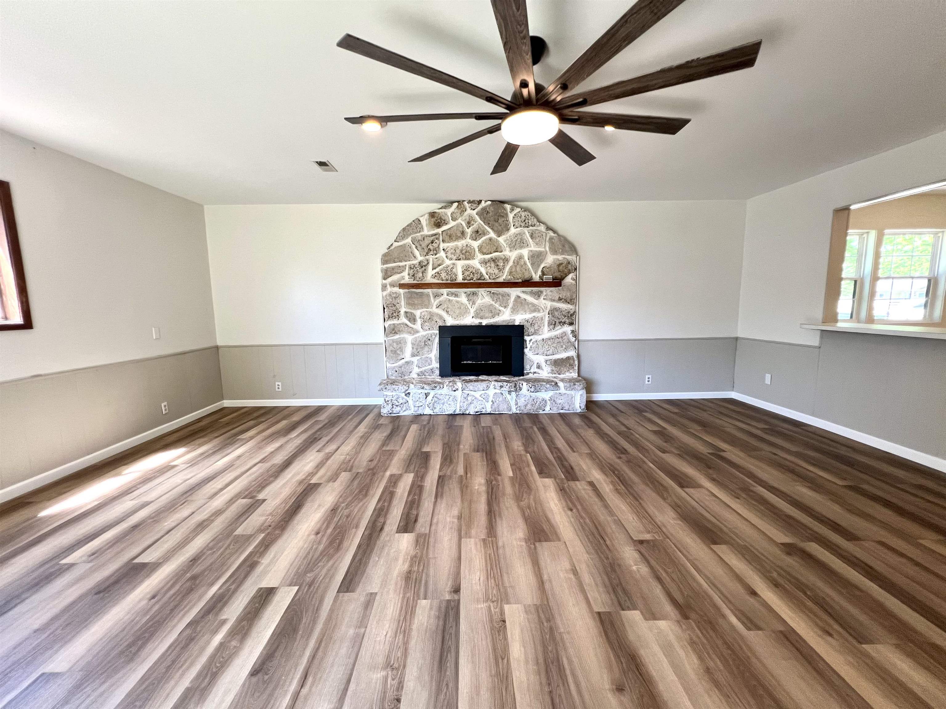 1124 N 7th Arkansas City KS 67005