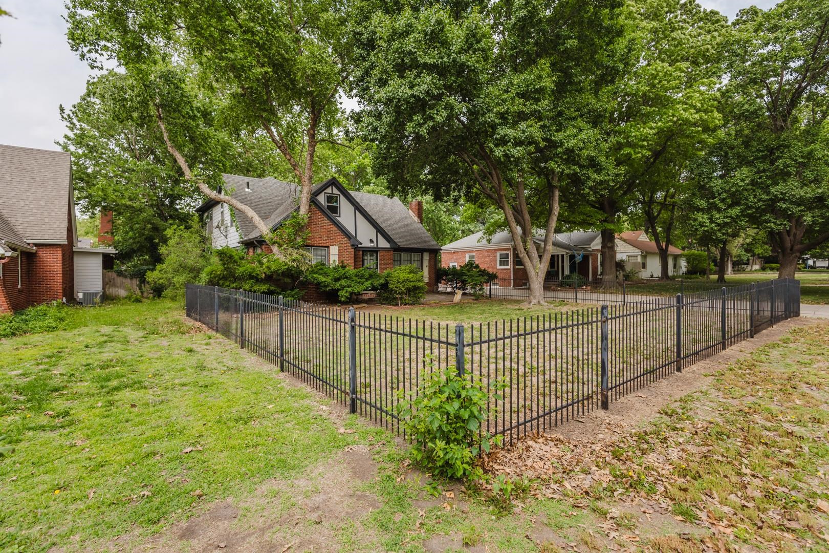 145 N Old Manor Wichita KS 67208