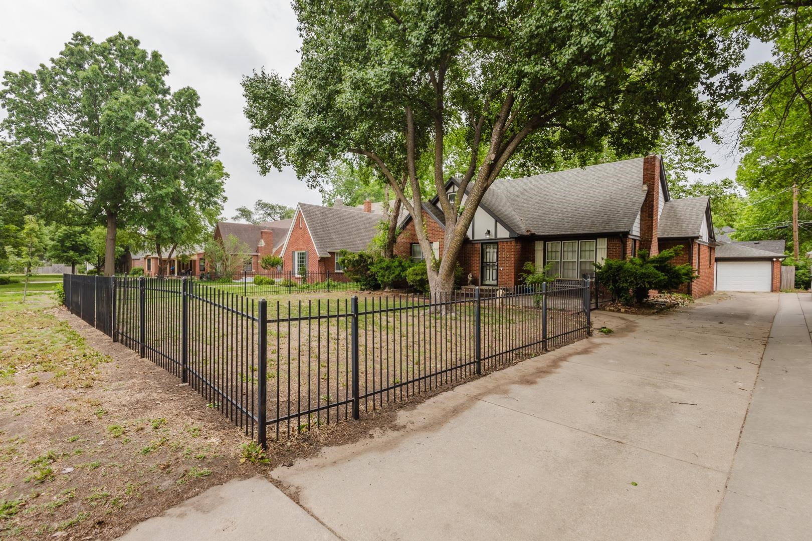 145 N Old Manor Wichita KS 67208
