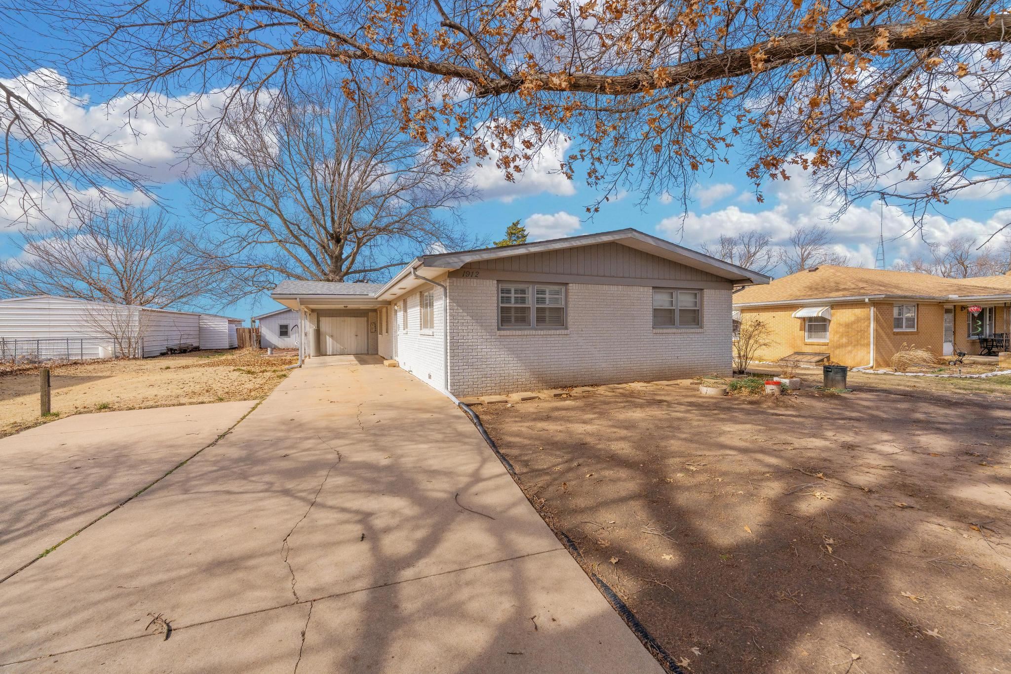 1912 Walnut Street Harper KS 67058
