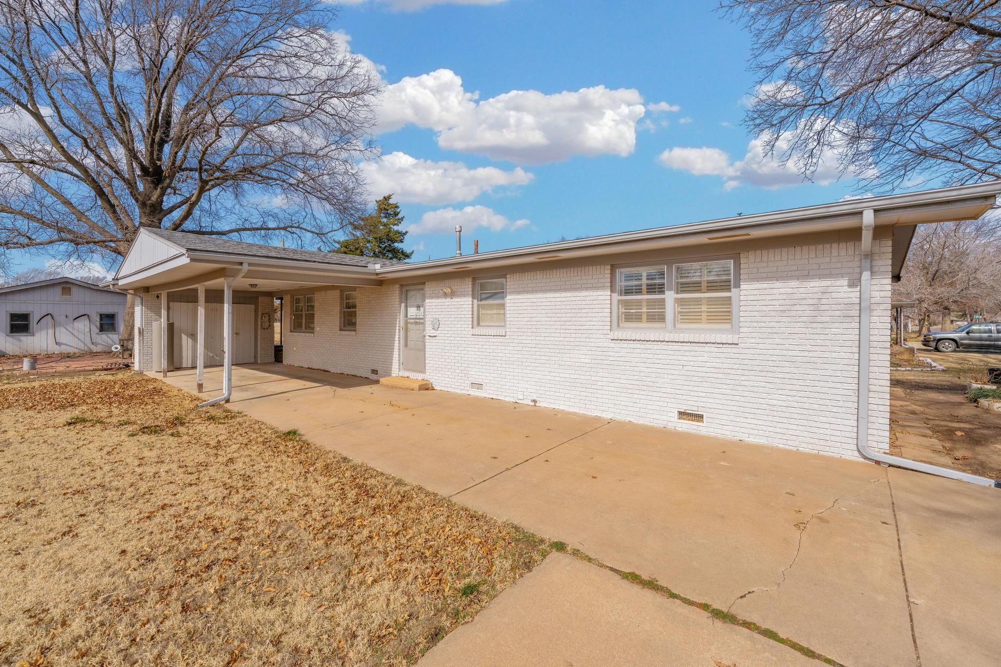 1912 Walnut Street Harper KS 67058