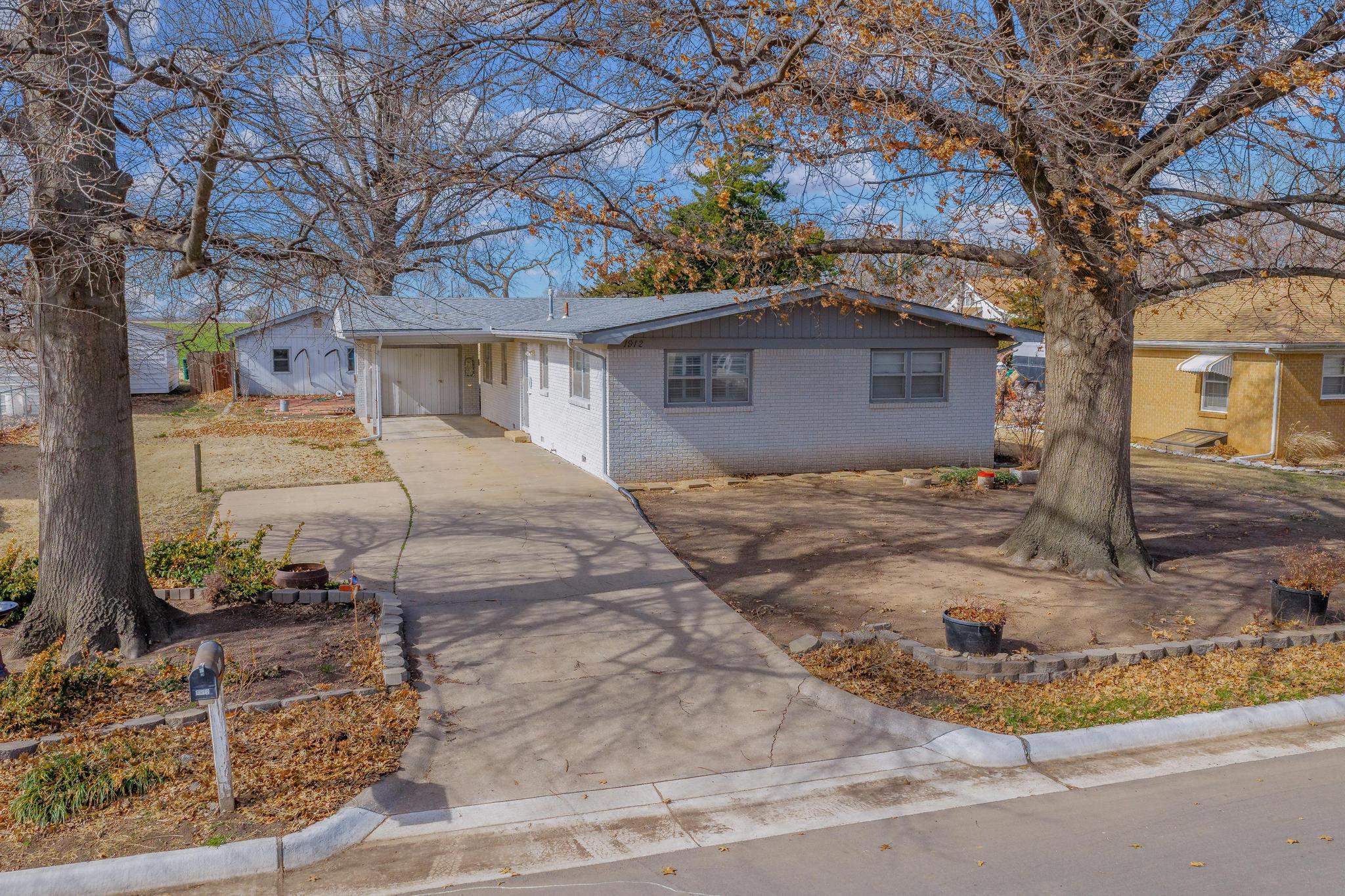 1912 Walnut Street Harper KS 67058