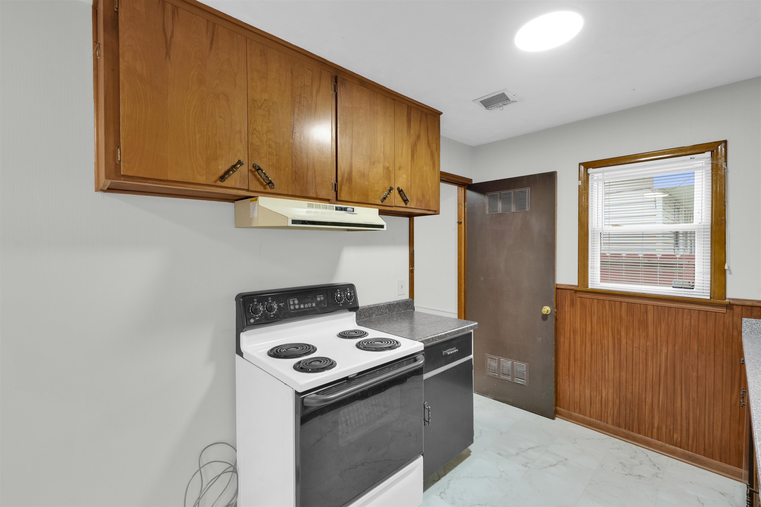 1808 W Dallas Street Wichita KS 67217