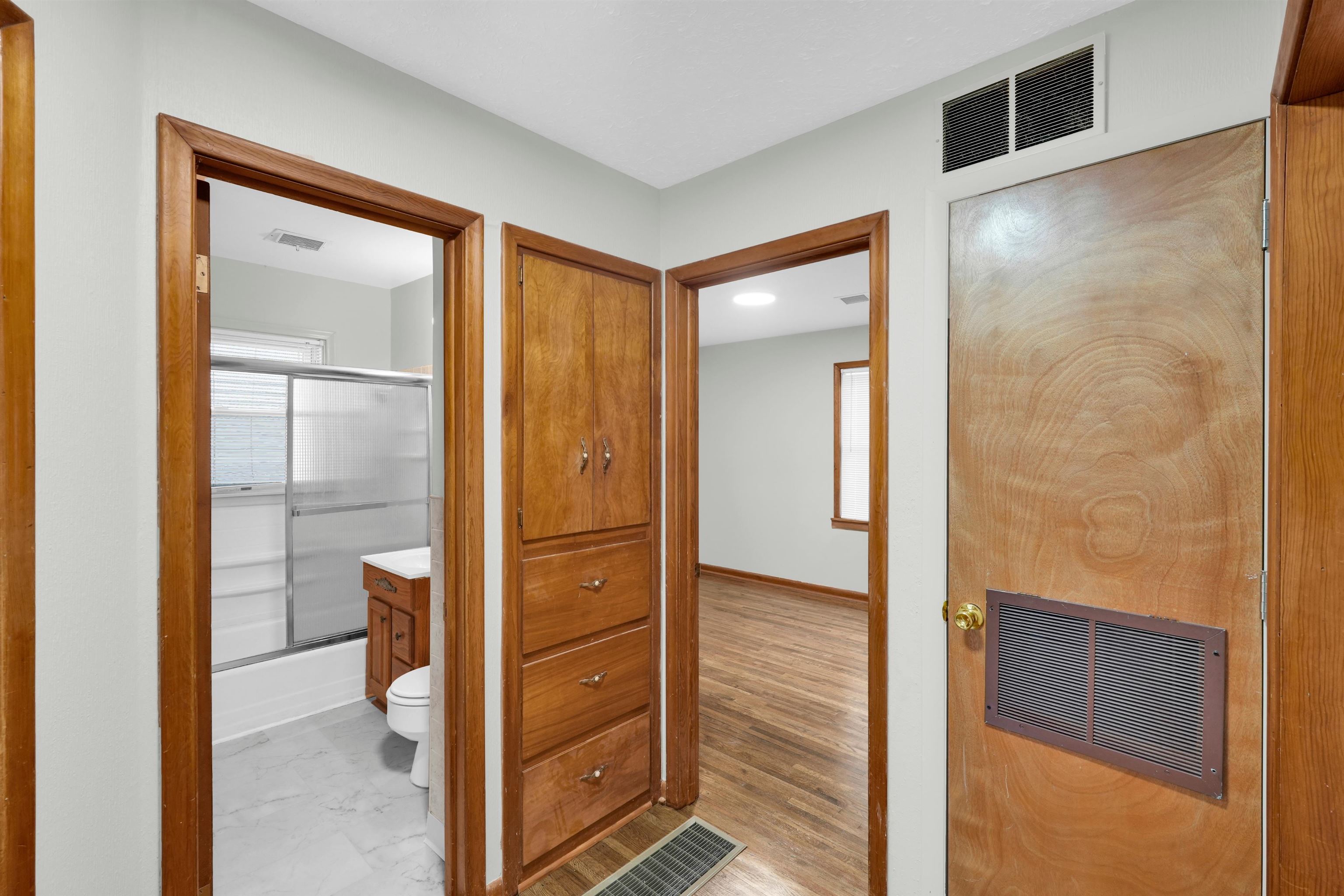 1808 W Dallas Street Wichita KS 67217