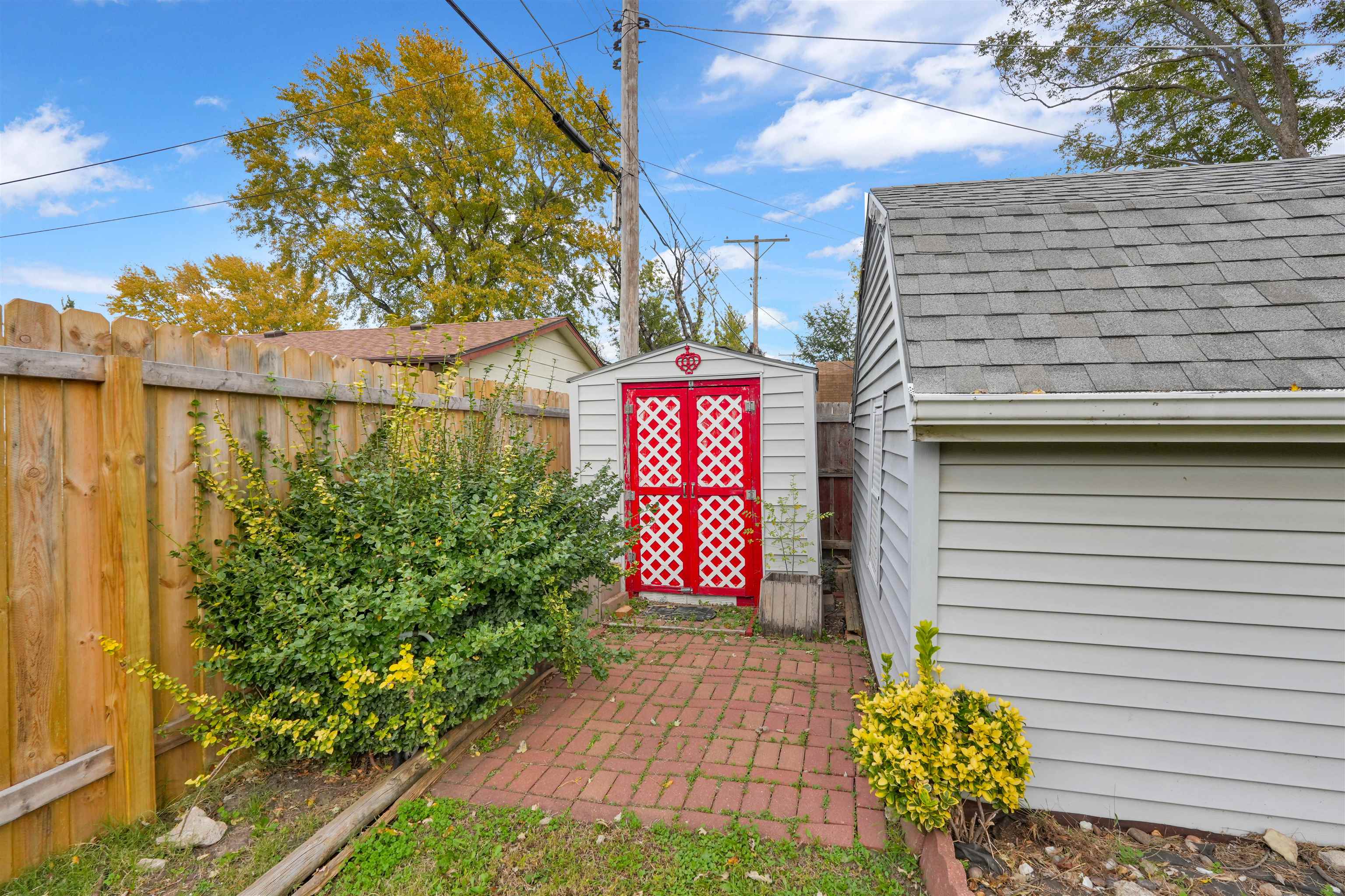 1808 W Dallas Street Wichita KS 67217