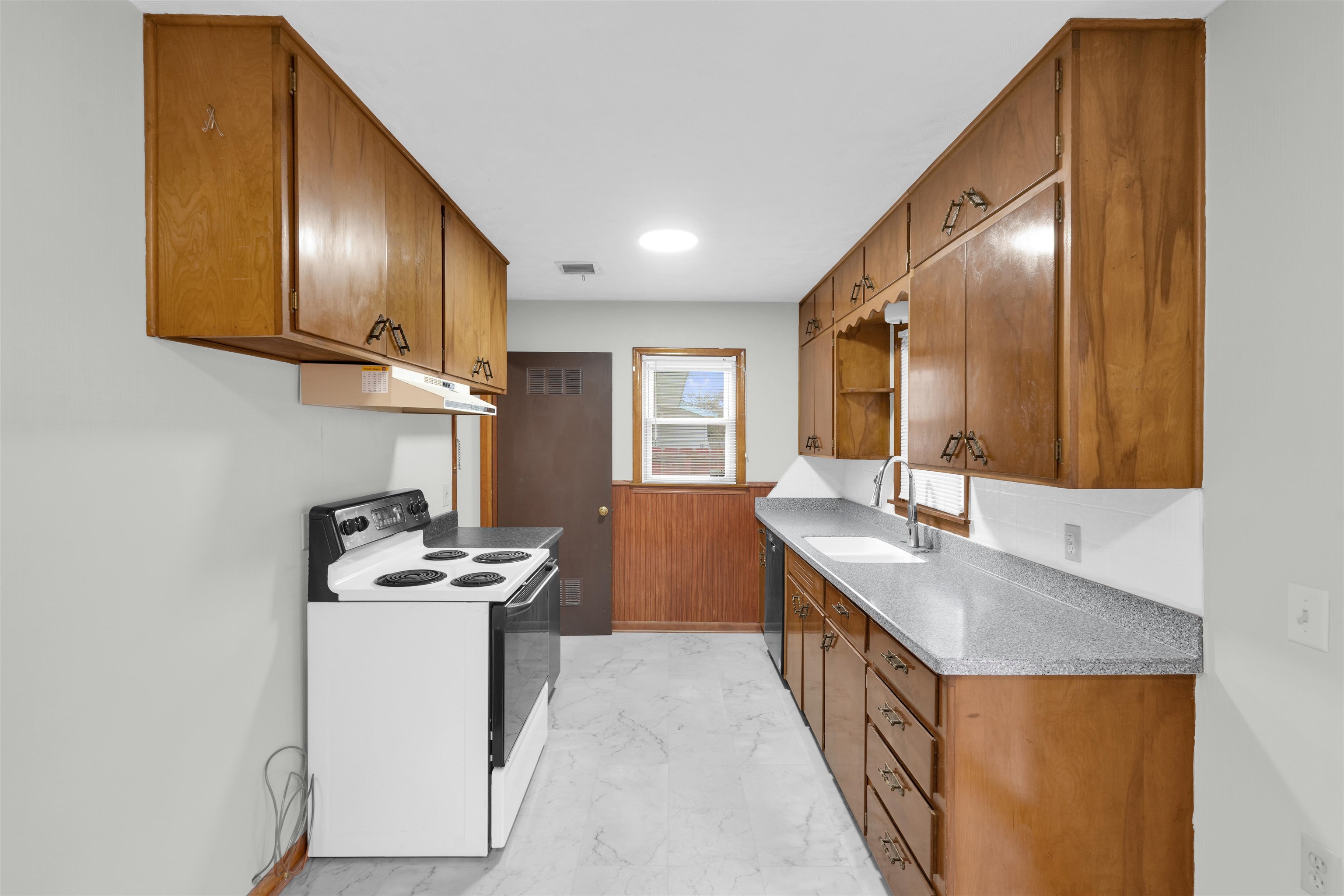 1808 W Dallas Street Wichita KS 67217