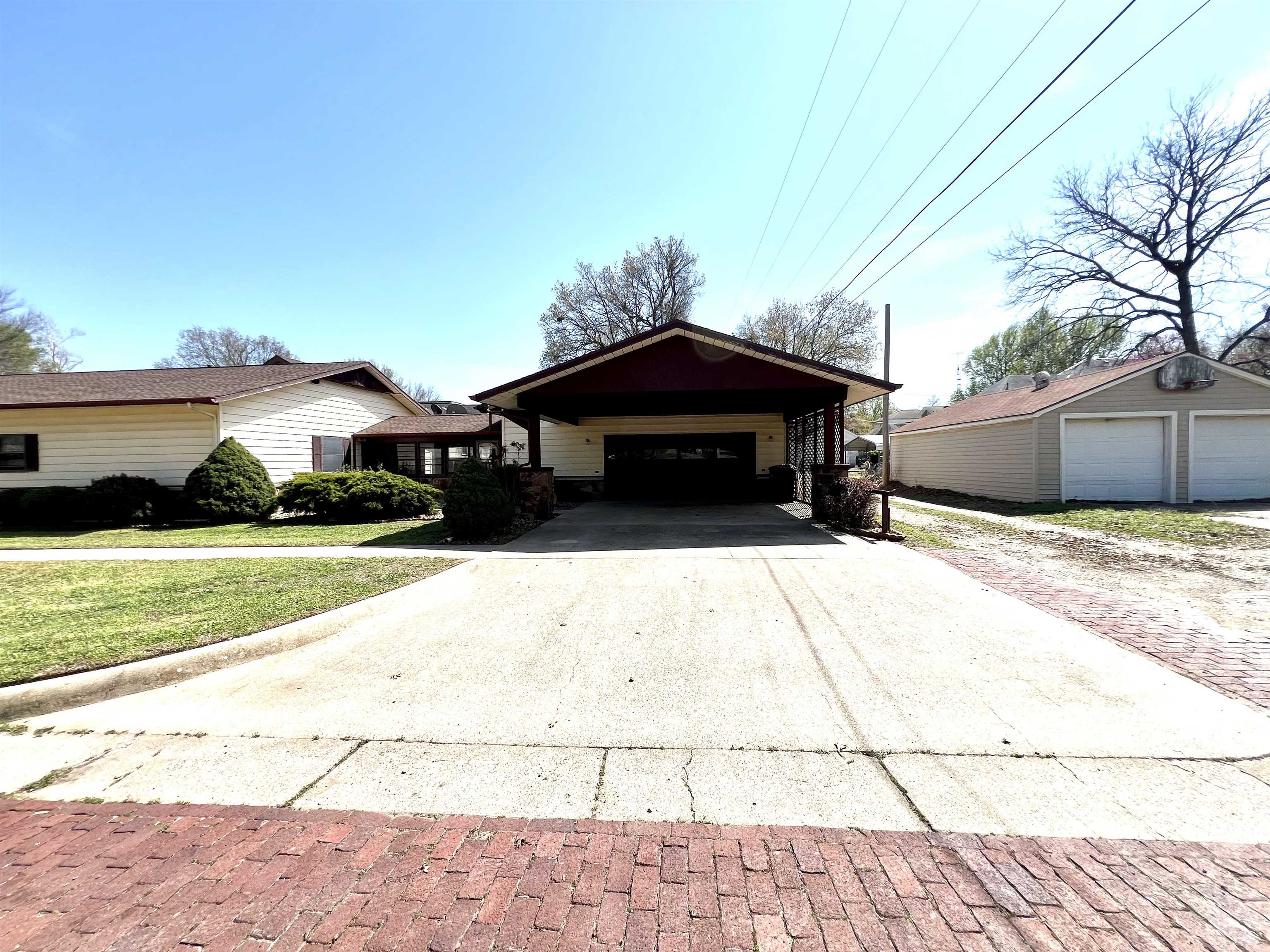 525 N 2nd Arkansas City KS 67005