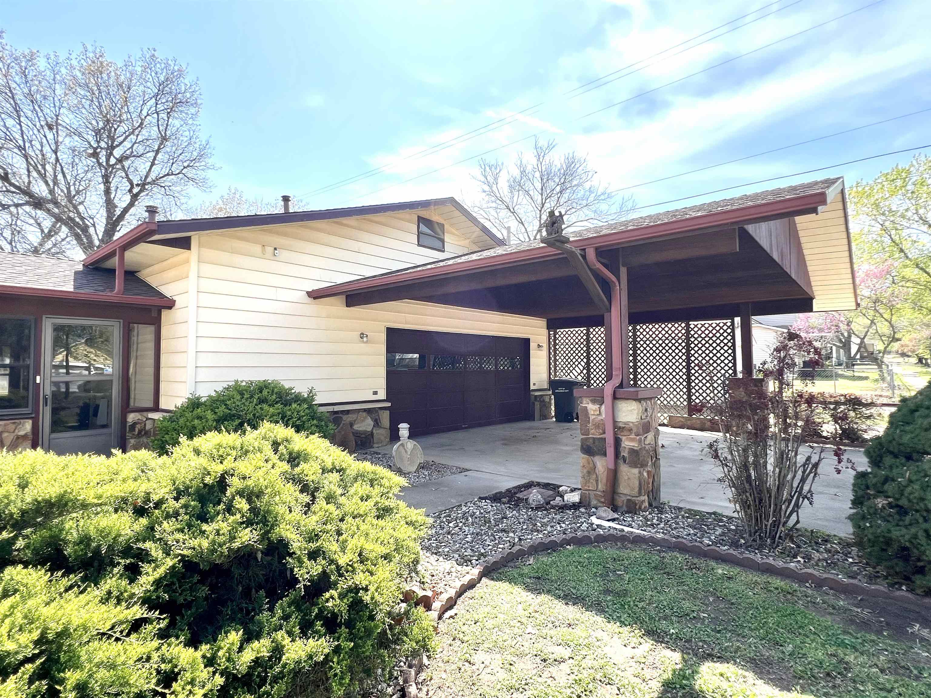 525 N 2nd Arkansas City KS 67005