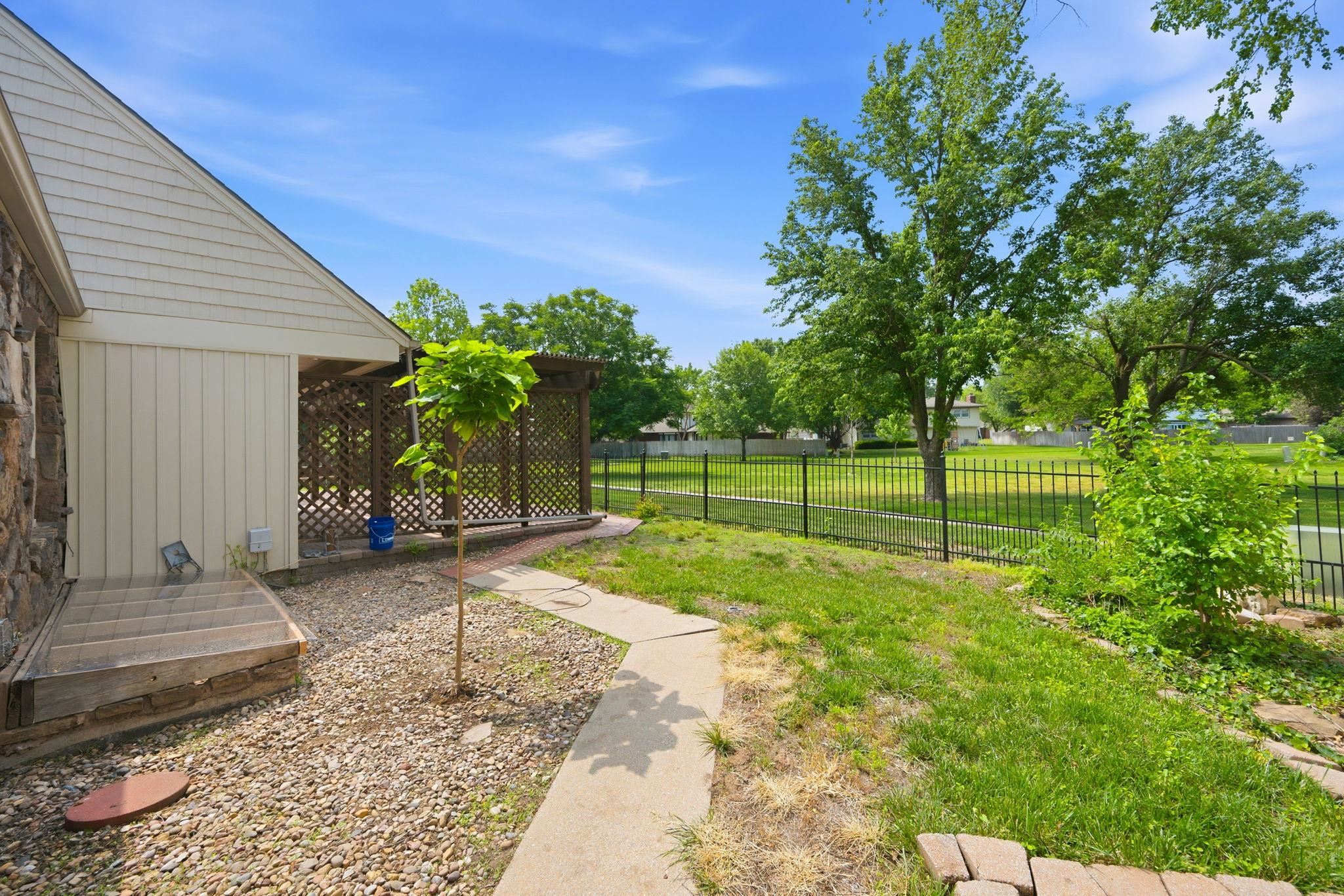 1506 N Caddy Wichita KS 67212