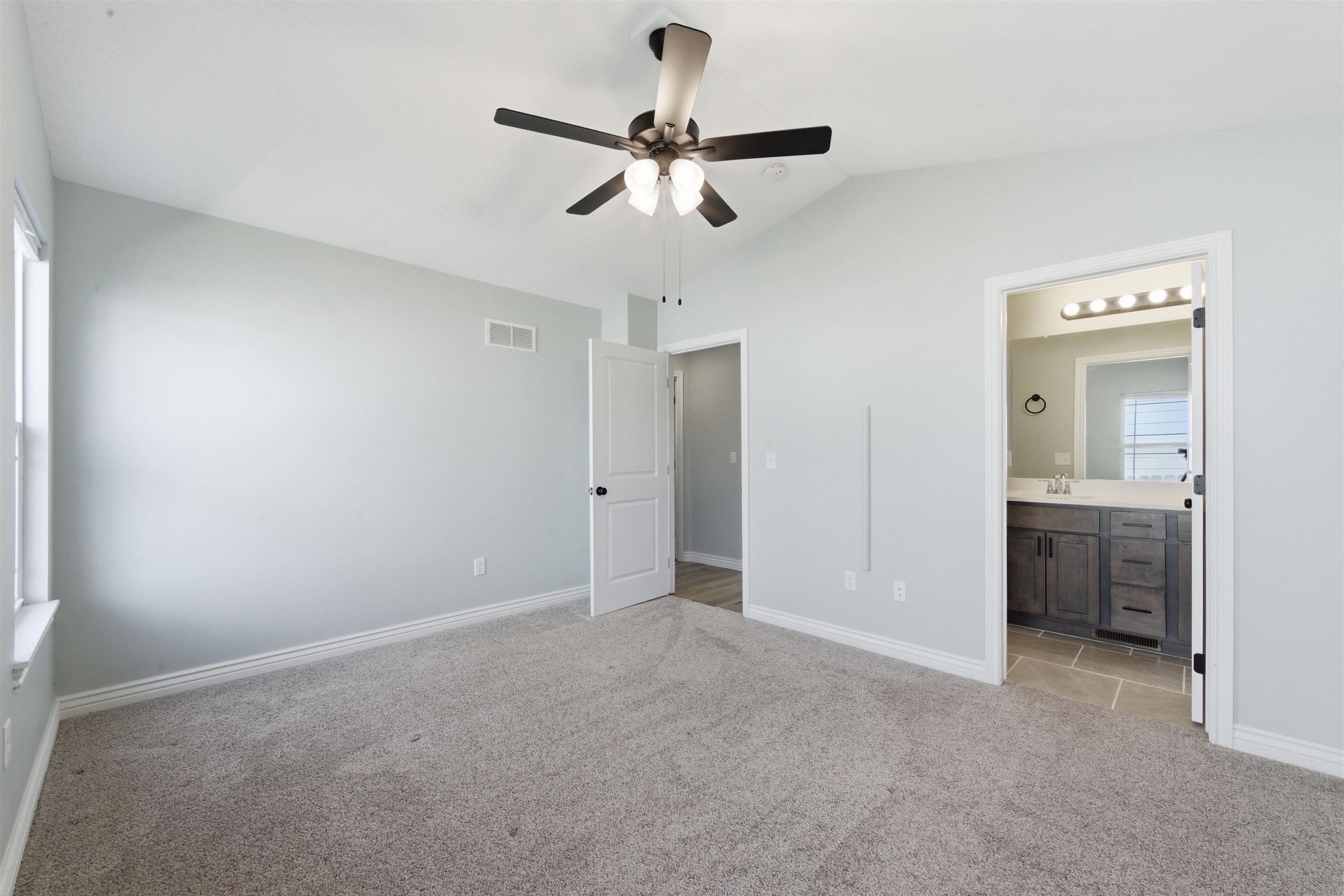 804 S Hedgewood Andover KS 67002