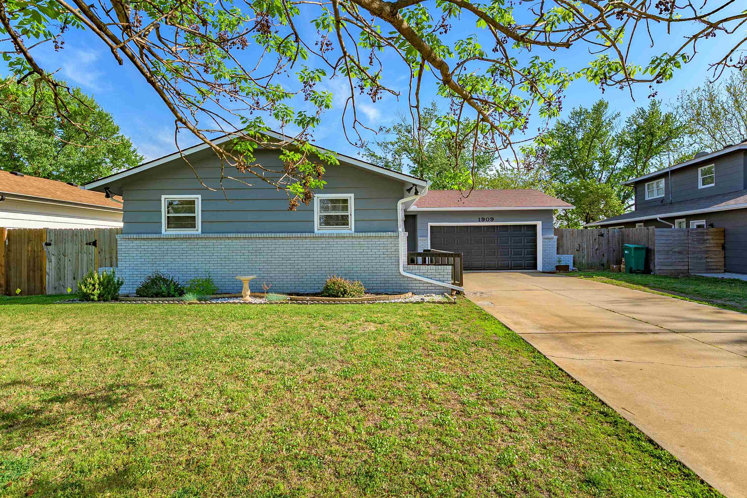 1909 W Anita Avenue Wichita KS 67203