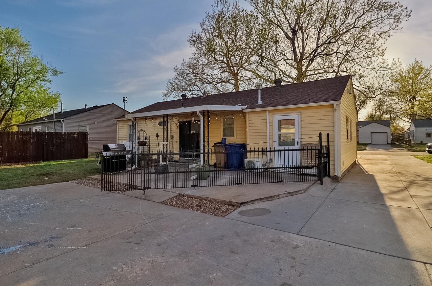 2114 S Vine Wichita KS 67213