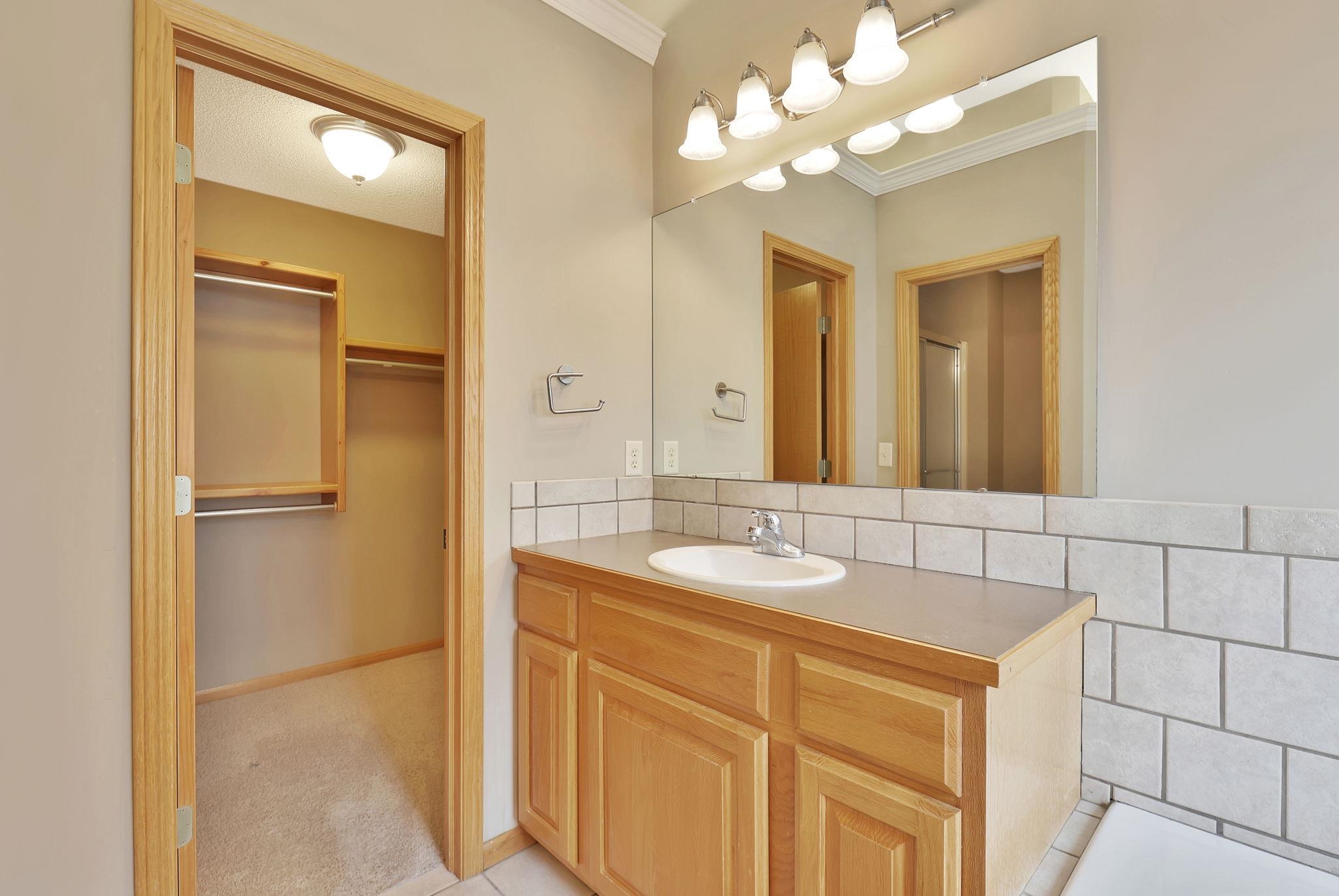 8705 W Shadow Lakes Street Wichita KS 67205