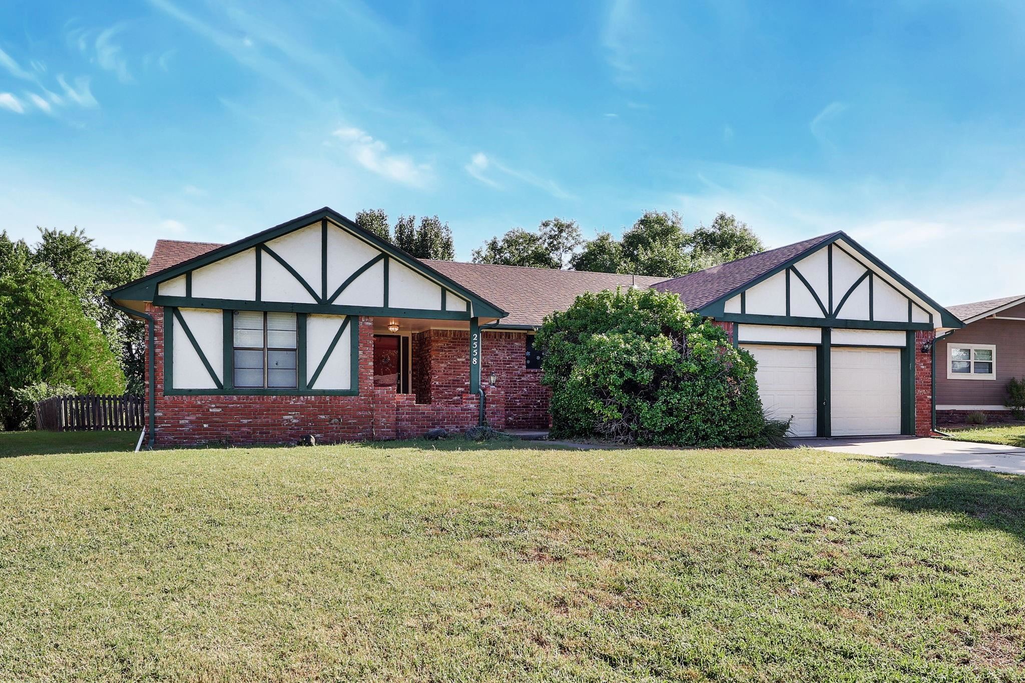 2558 N Welgate Circle Wichita KS 67226