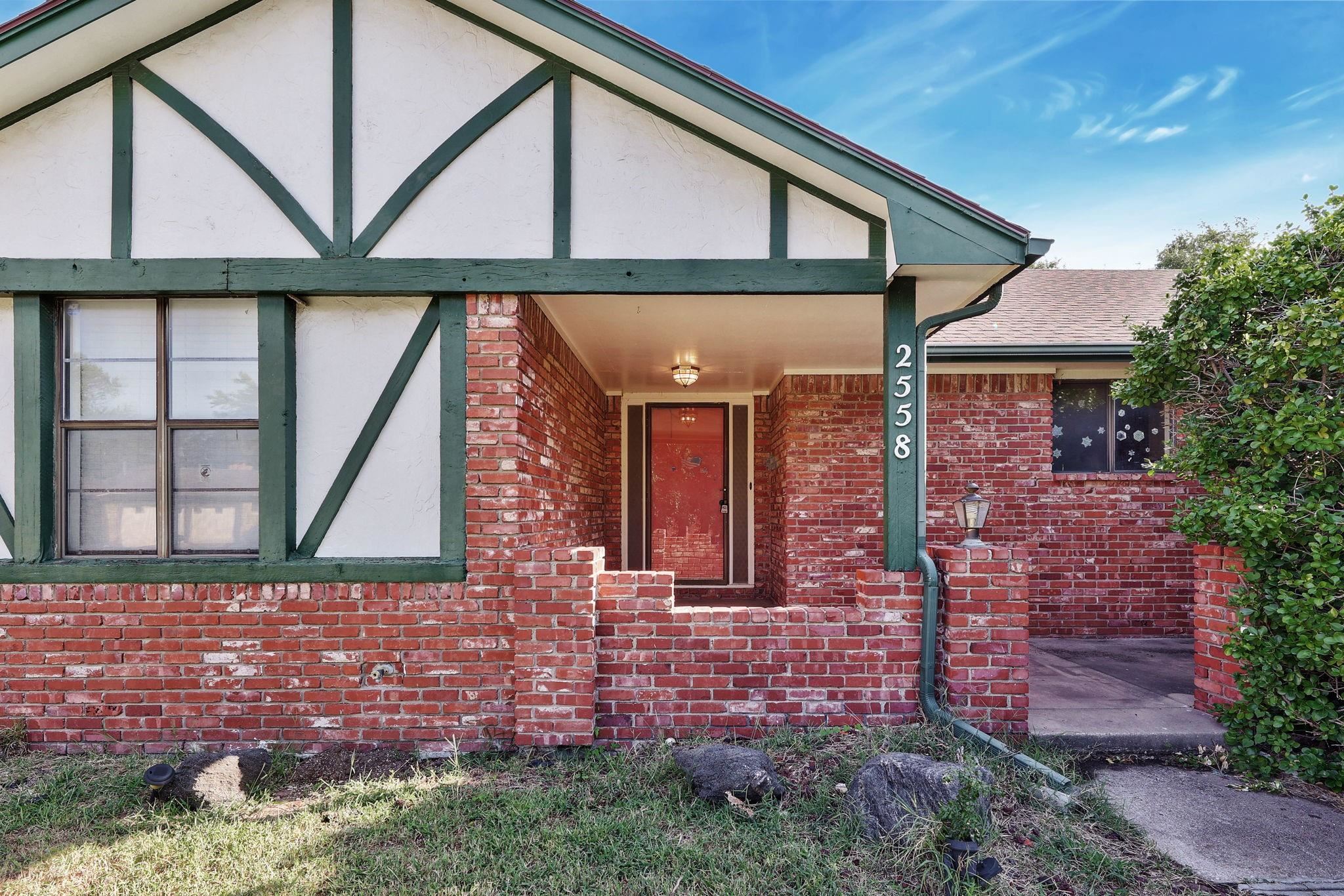 2558 N Welgate Circle Wichita KS 67226