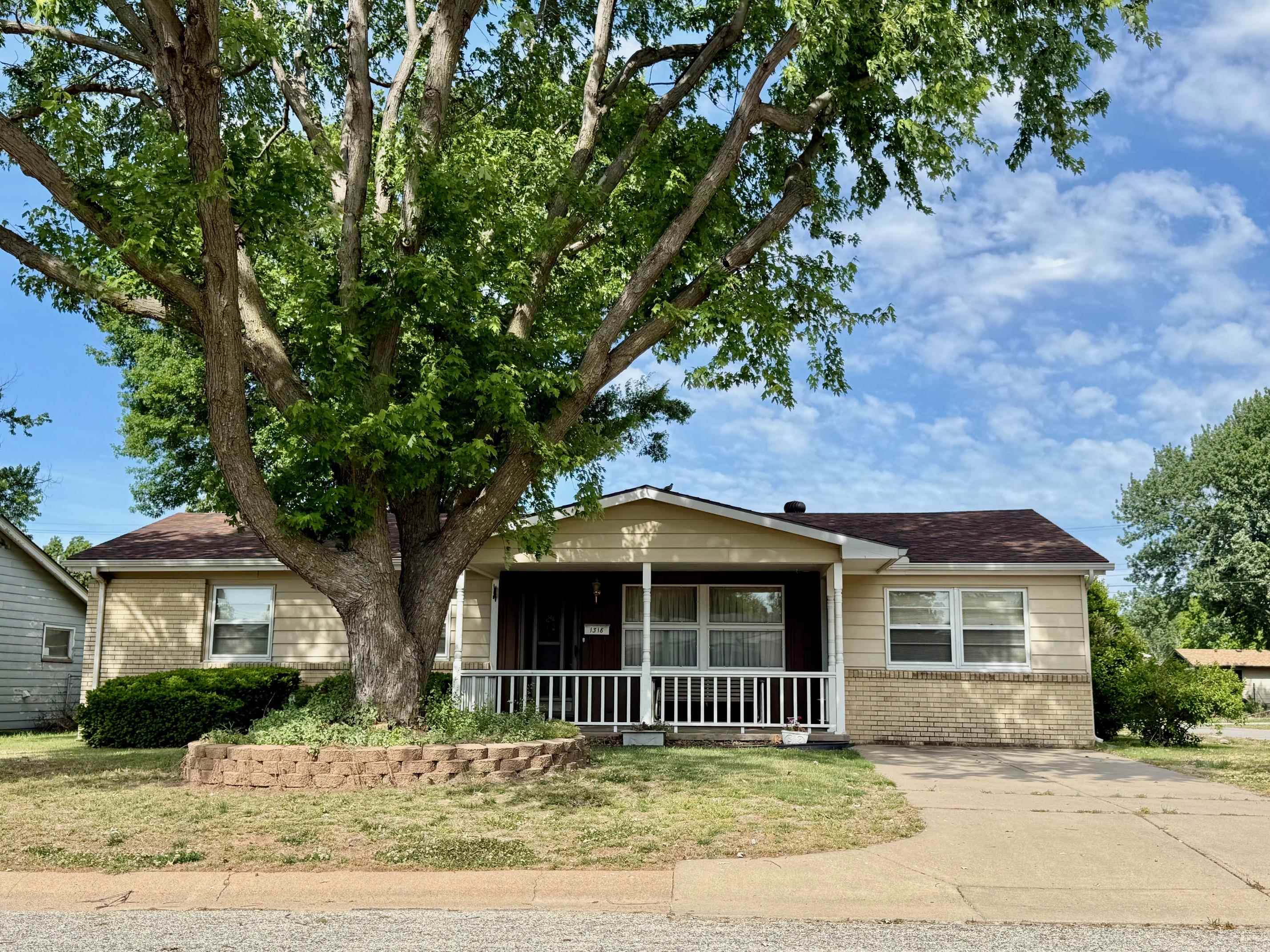 1318 N Park Street Wellington KS 67152