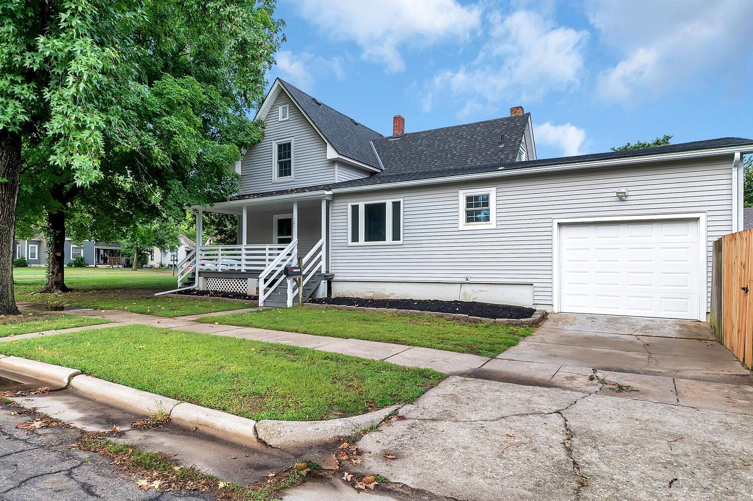 1301 E 11th Avenue Winfield KS 67156