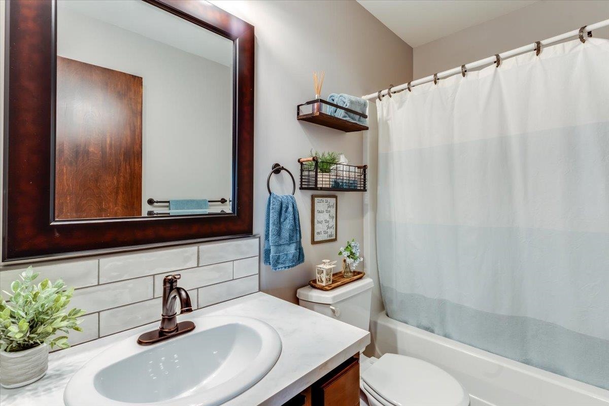 512 S Decker Street Wichita KS 67235