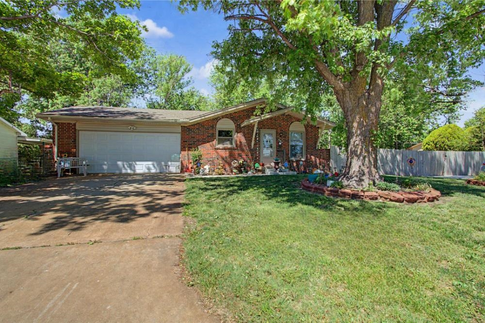 409 N Emporia Valley Center KS 67147
