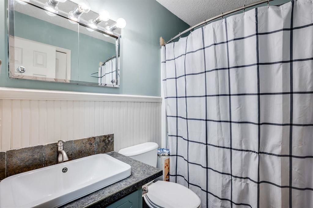 409 N Emporia Valley Center KS 67147