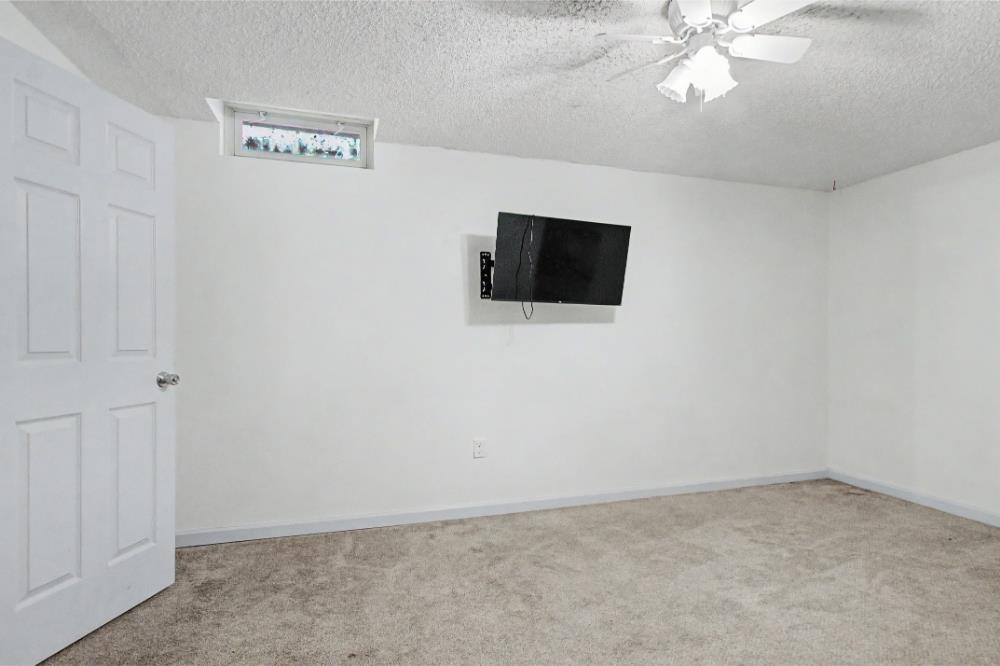 409 N Emporia Valley Center KS 67147
