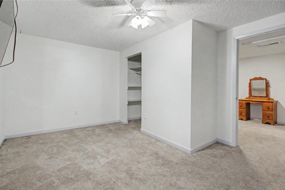 409 N Emporia Valley Center KS 67147