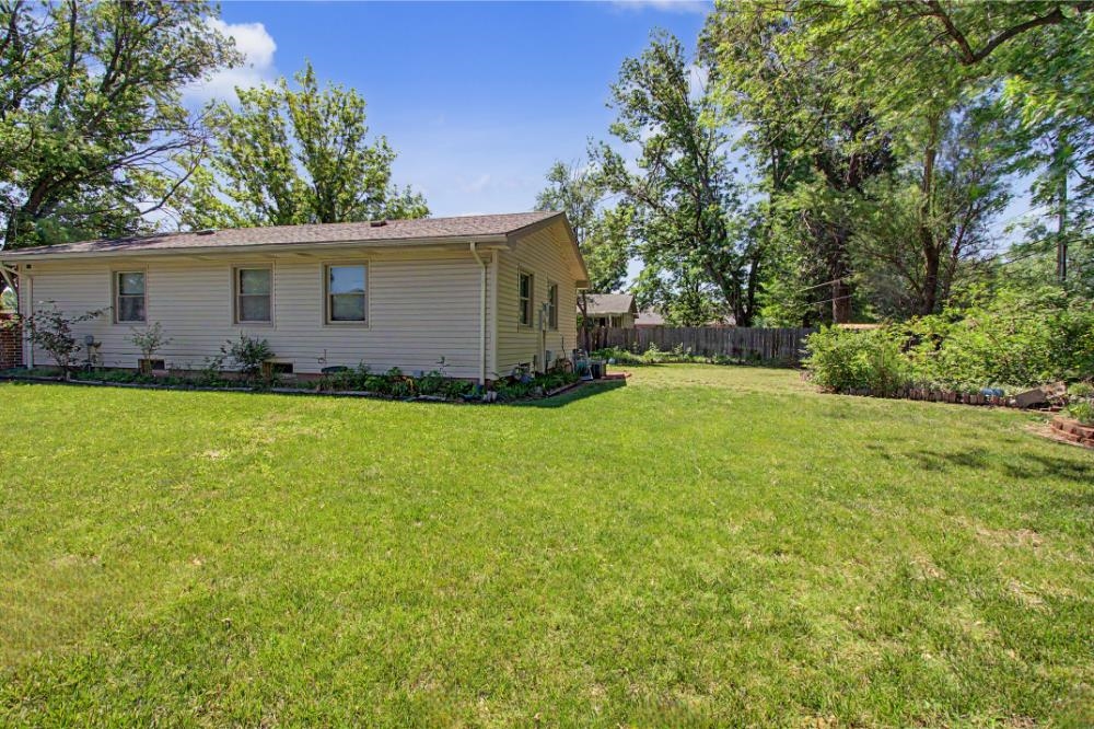 409 N Emporia Valley Center KS 67147