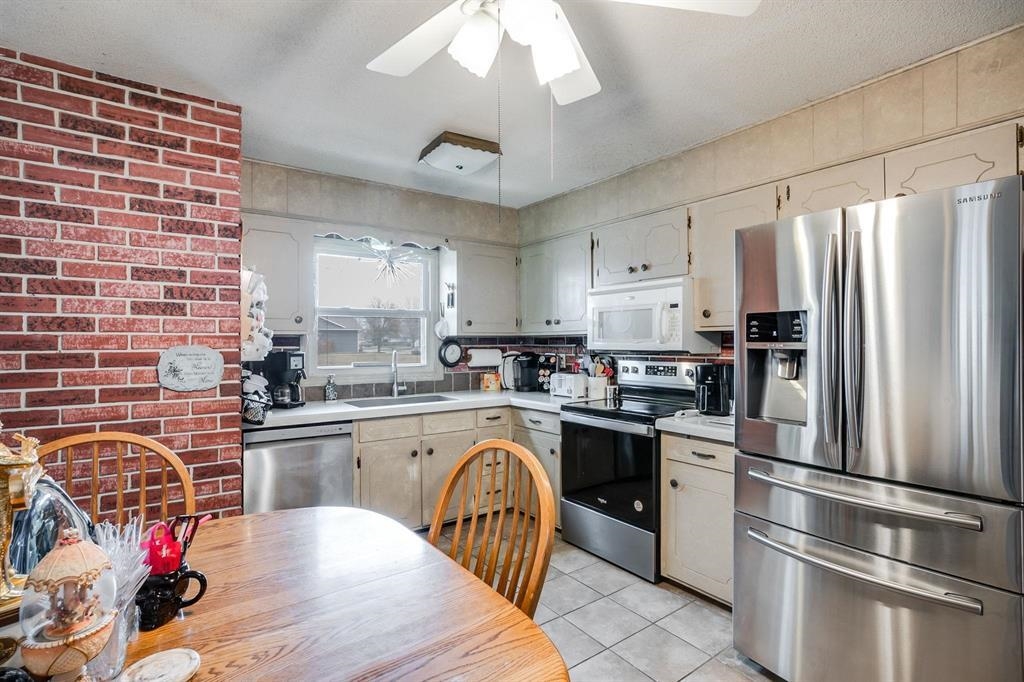 409 N Emporia Valley Center KS 67147