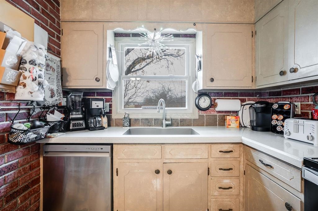 409 N Emporia Valley Center KS 67147