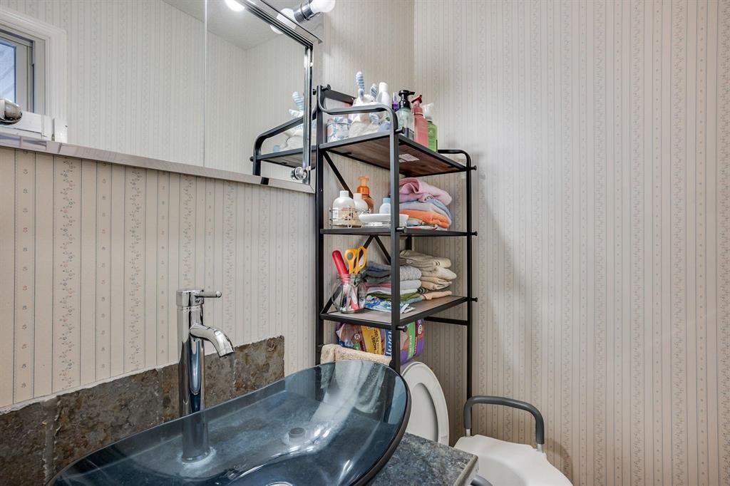 409 N Emporia Valley Center KS 67147