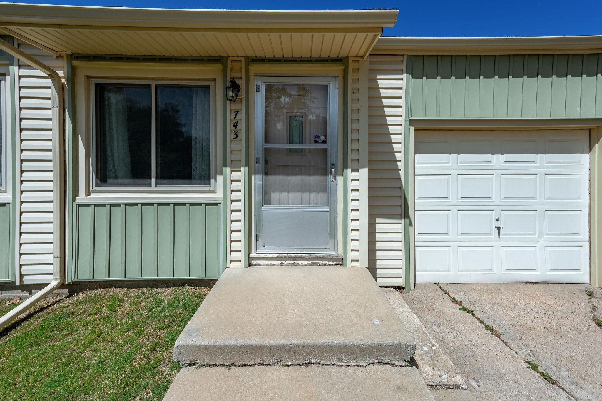743 N Bebe Street Wichita KS 67212