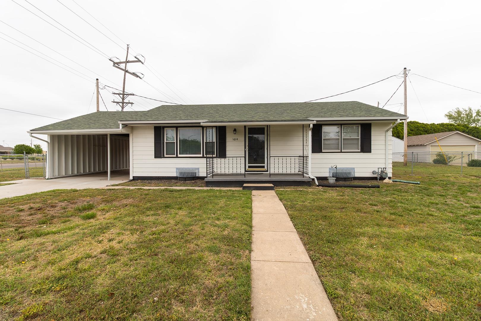 1614 Pleasant Hutchinson KS 67501