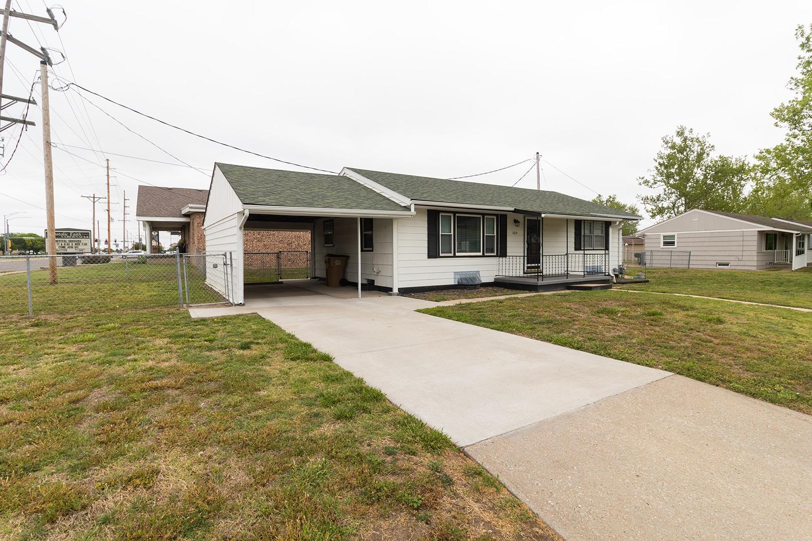 1614 Pleasant Hutchinson KS 67501