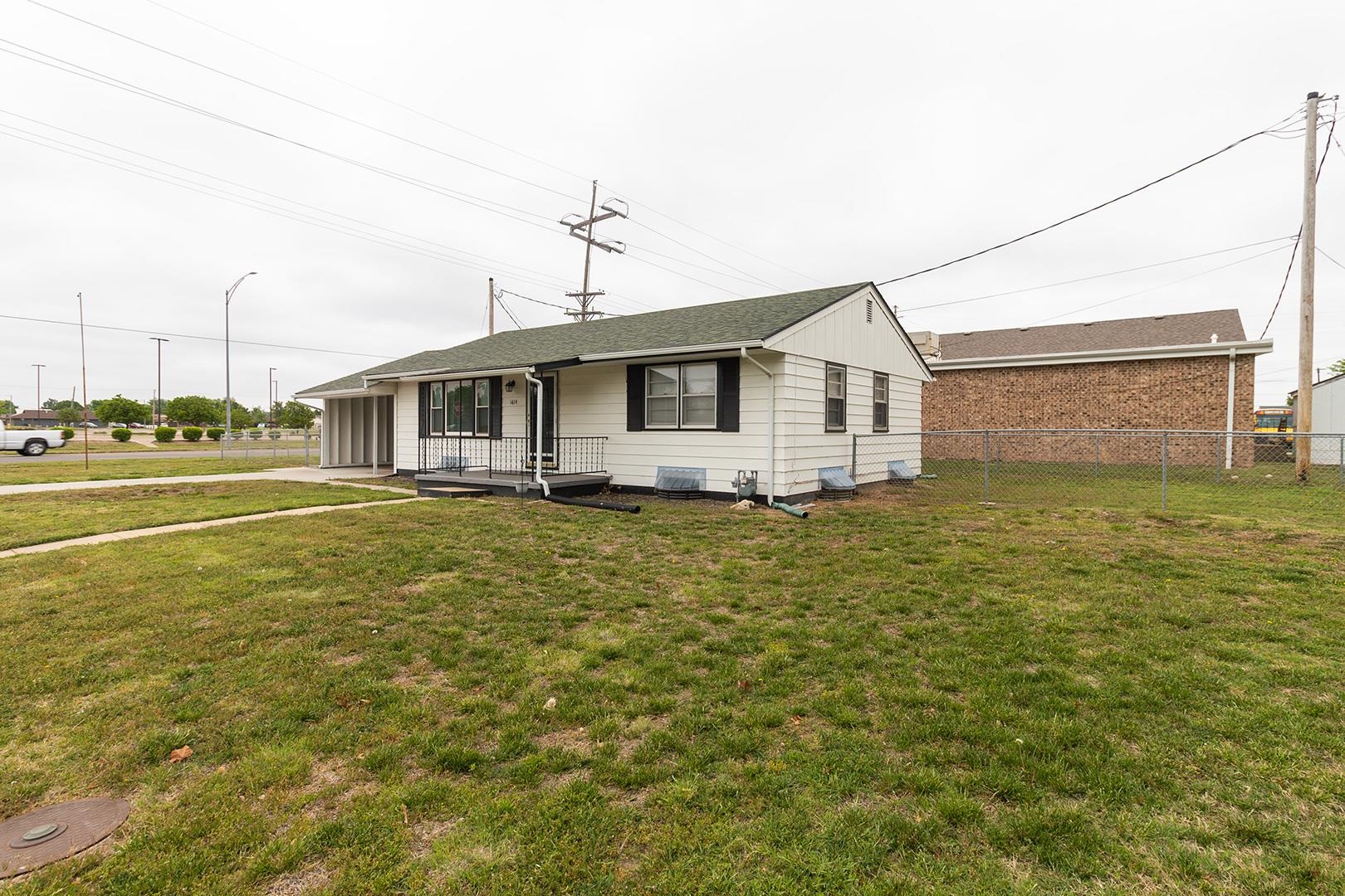 1614 Pleasant Hutchinson KS 67501