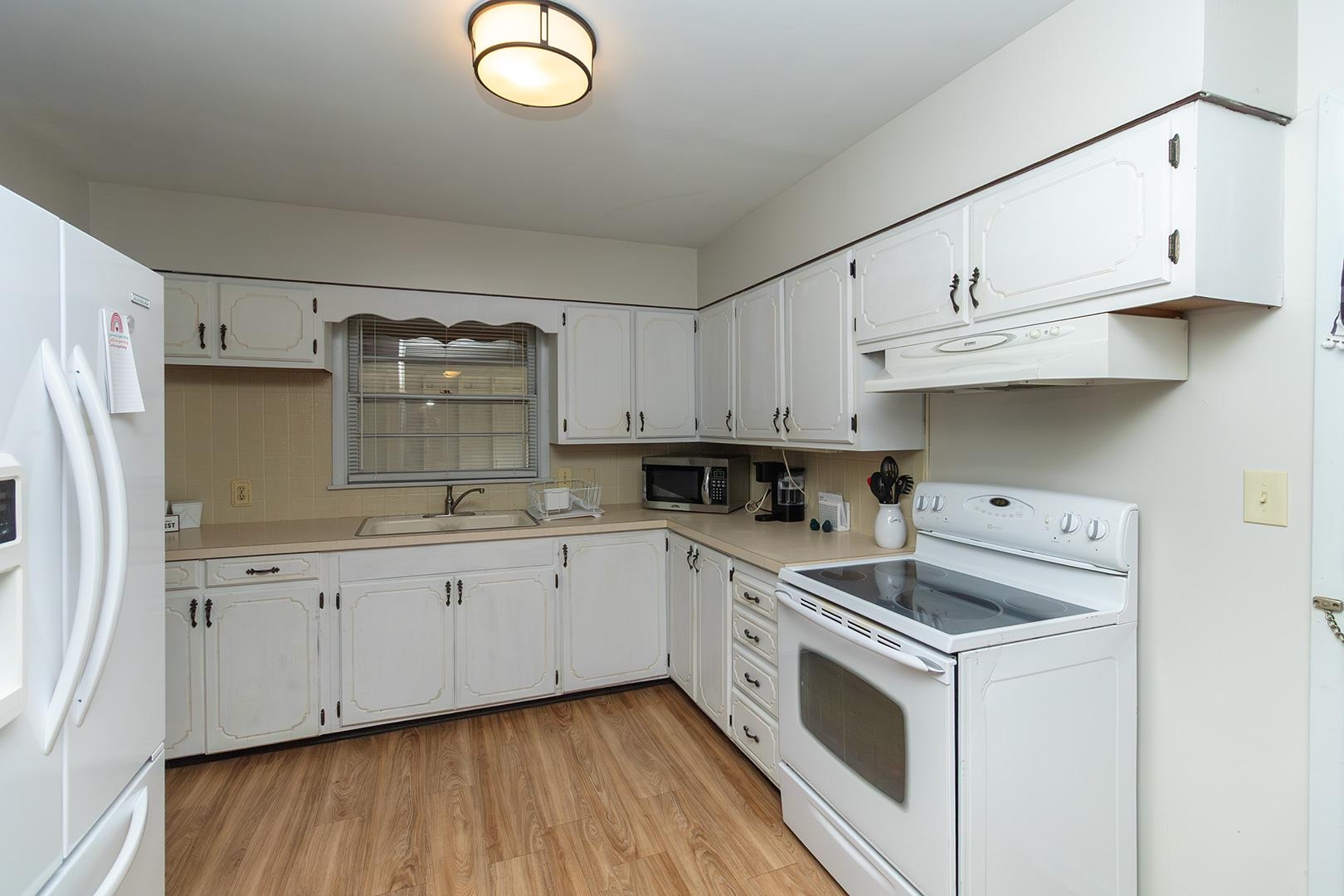 1614 Pleasant Hutchinson KS 67501