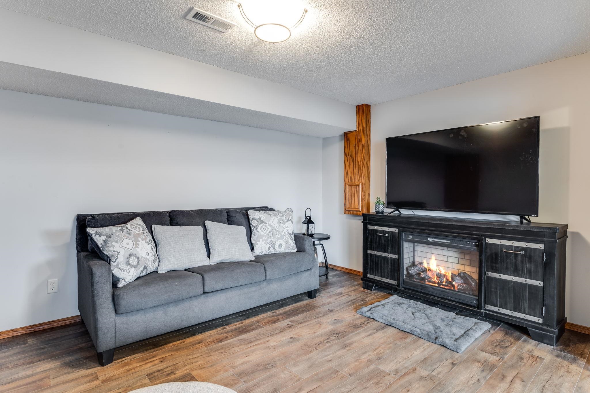 1917 N Mcrae Drive Goddard KS 67052