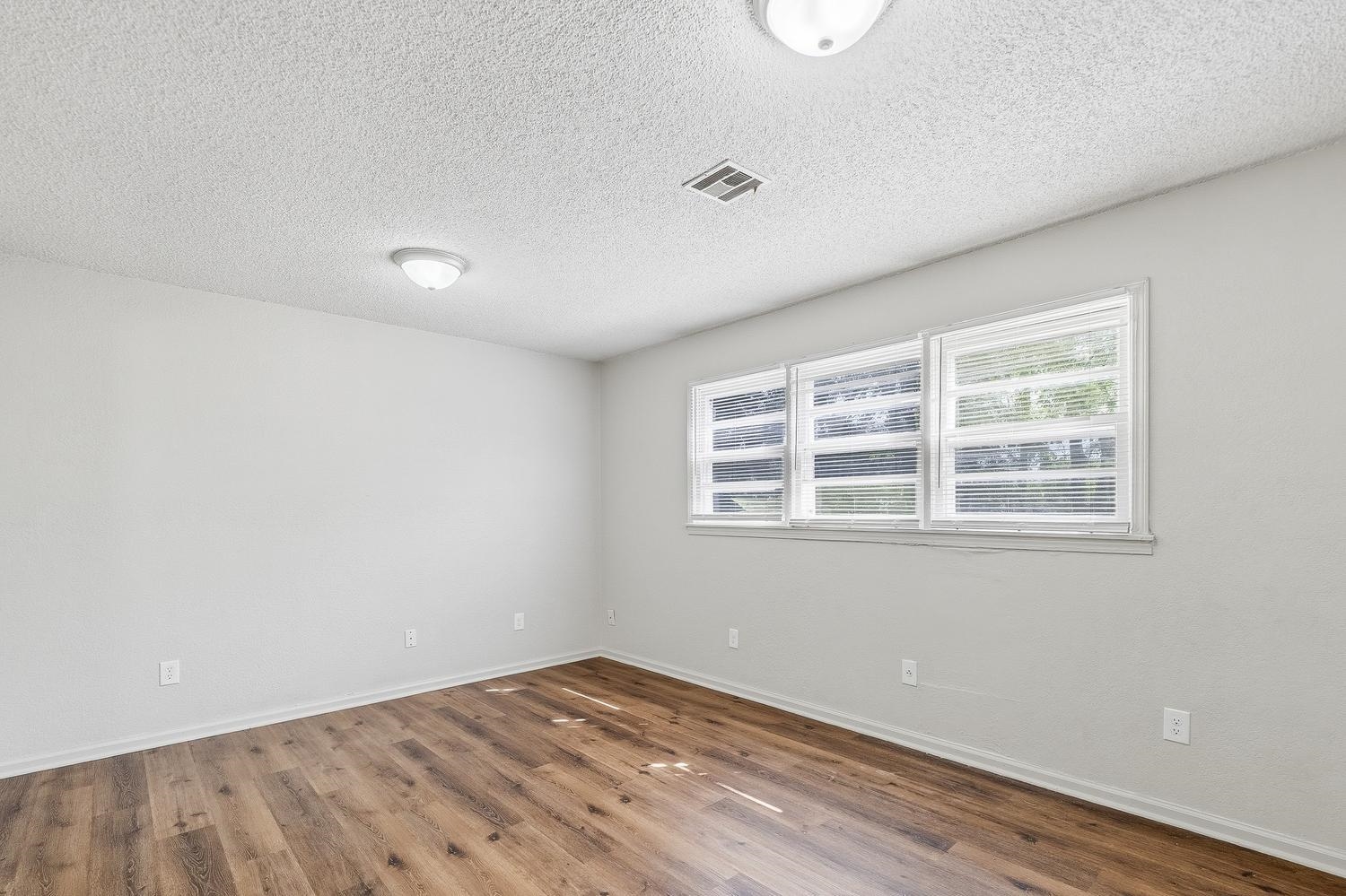 1826 N Piatt Avenue Wichita KS 67214