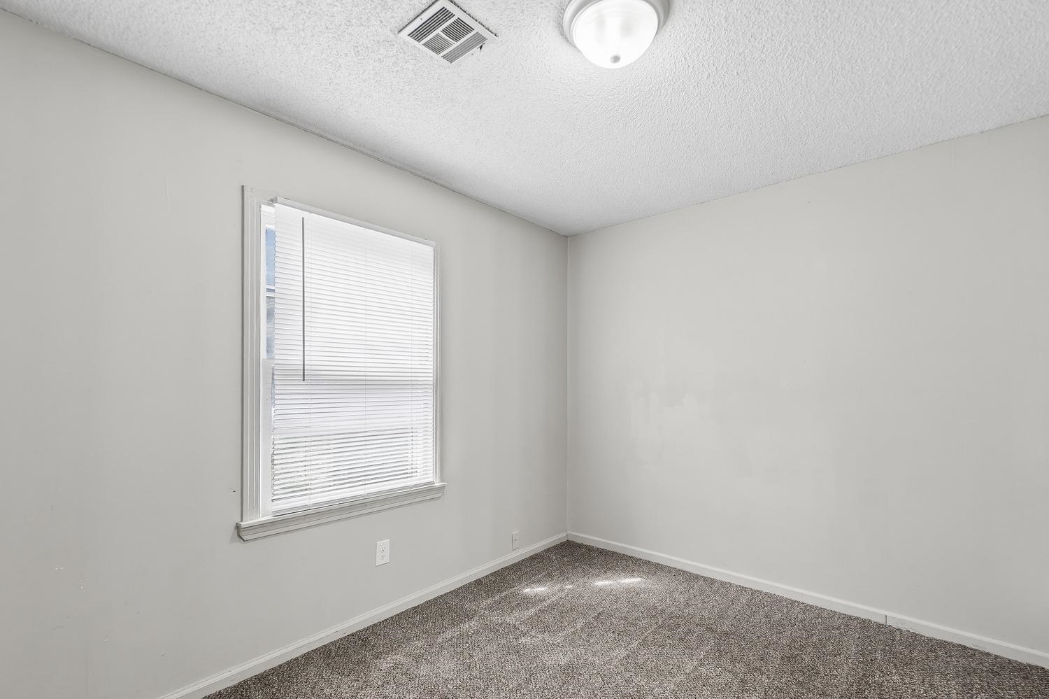 1826 N Piatt Avenue Wichita KS 67214