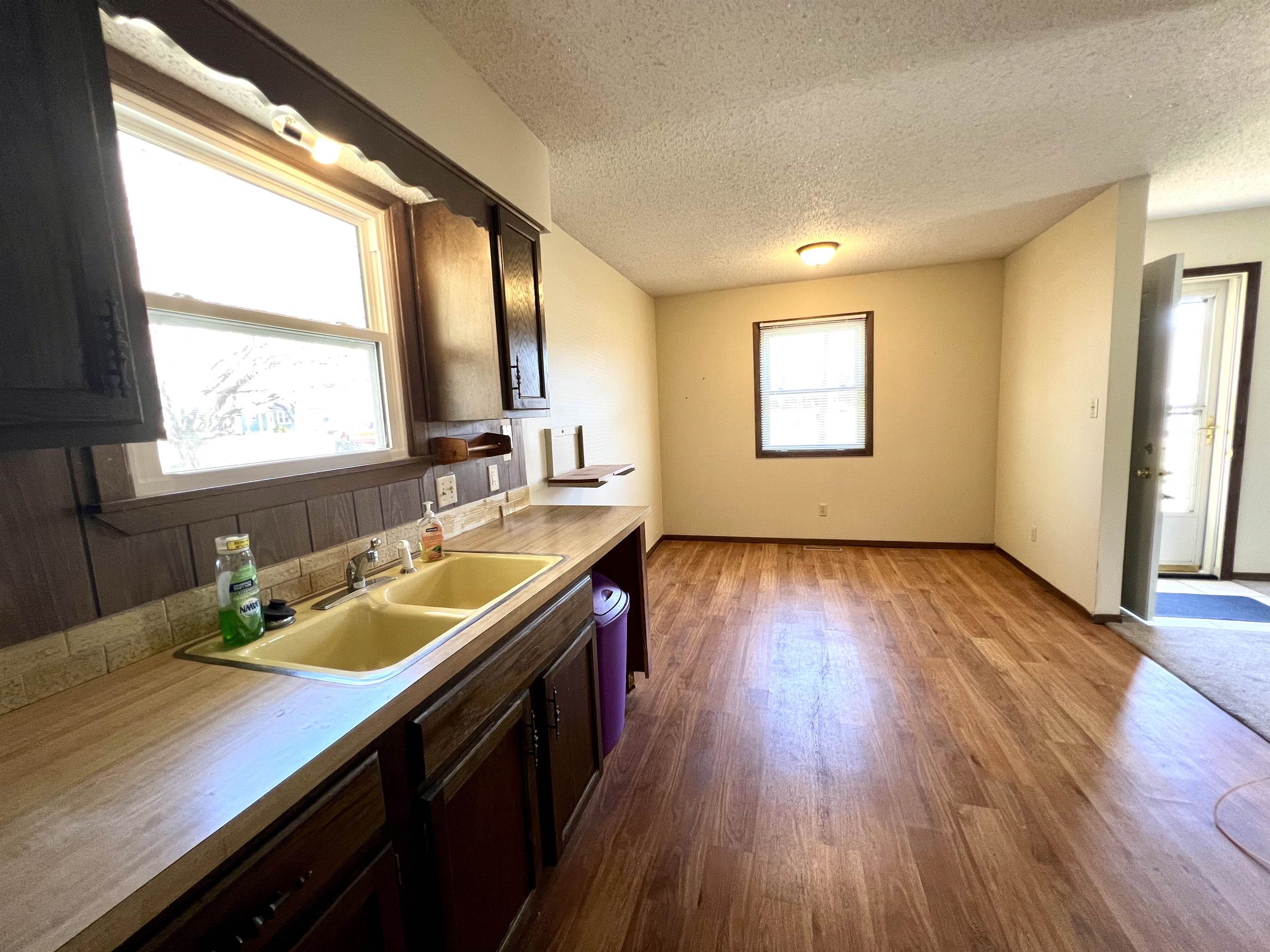 1507 N 10th Arkansas City KS 67005
