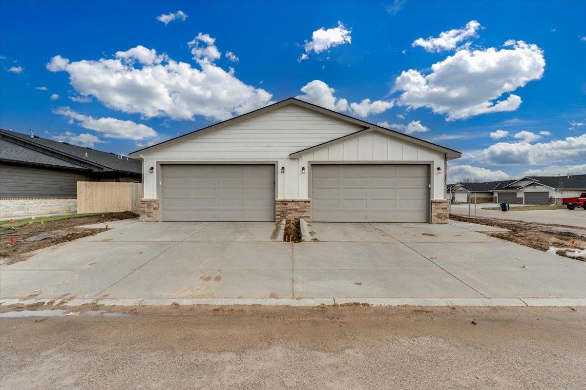 2401 S Wheatland Court Wichita KS 67235